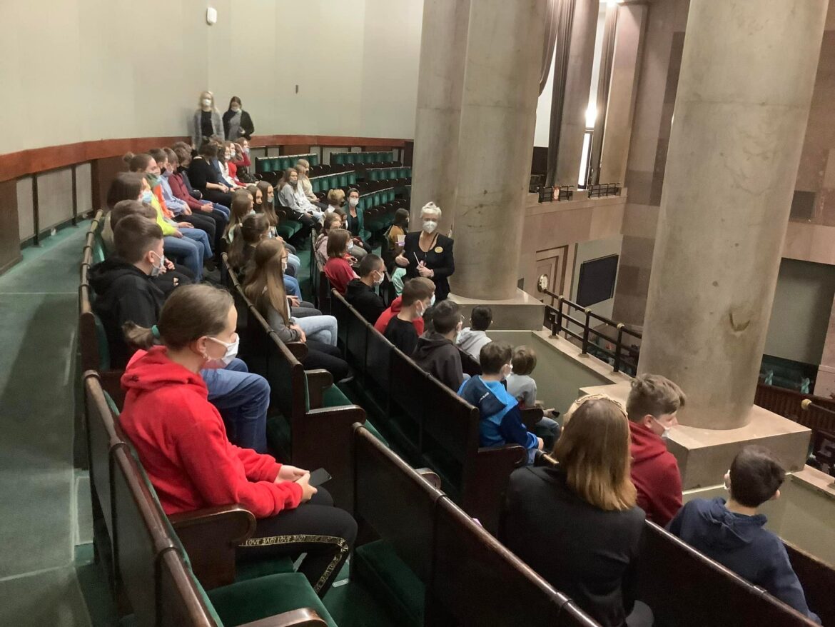 261406573_320977423186712_5273631391429958523_n